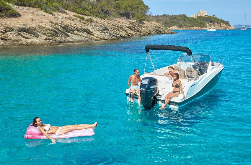 Quicksilver 675 SUNDECK + MERCURY F 200 V6 XL — photo 8