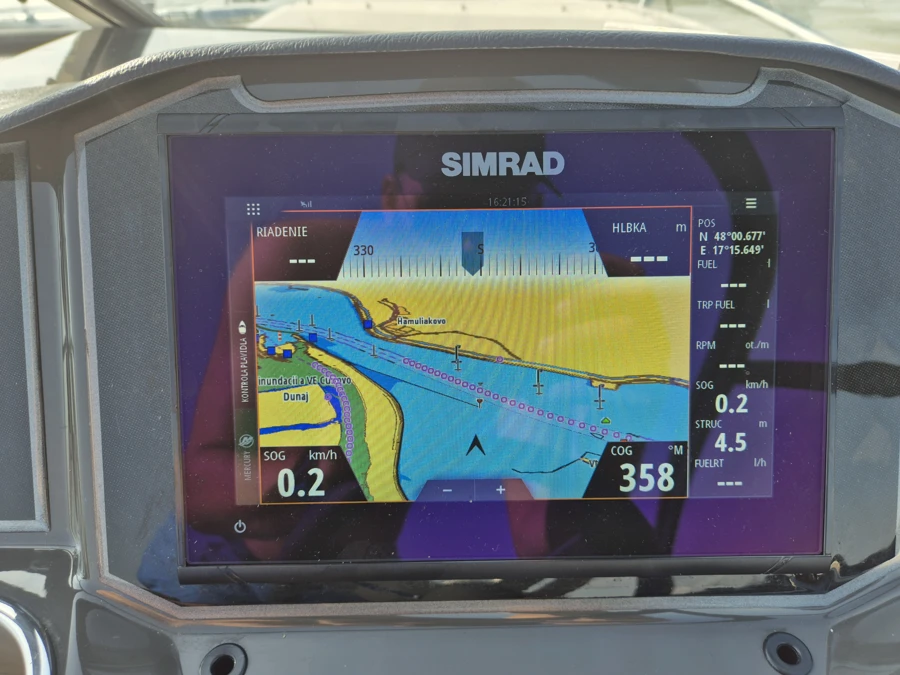 Bayliner VR6 Cuddy 2023 + Brenderup 2500 — photo 8