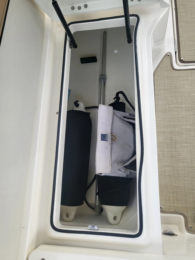 BAYLINER 742 CUDDY — photo 14