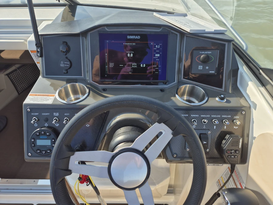 Bayliner VR6 Cuddy 2023 + Brenderup 2500 — photo 7