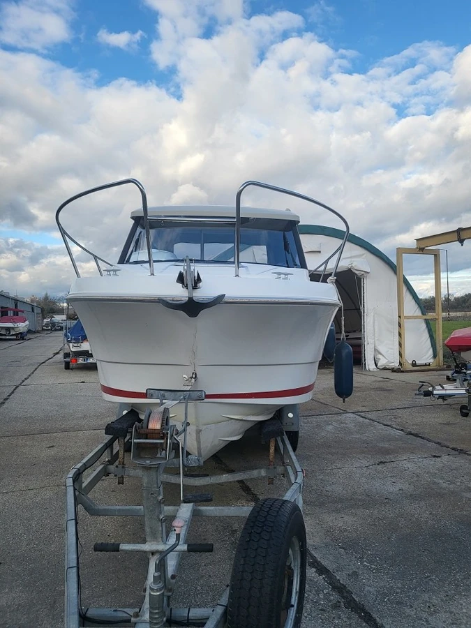 BENETAU ANTARES 6.8 — photo 3