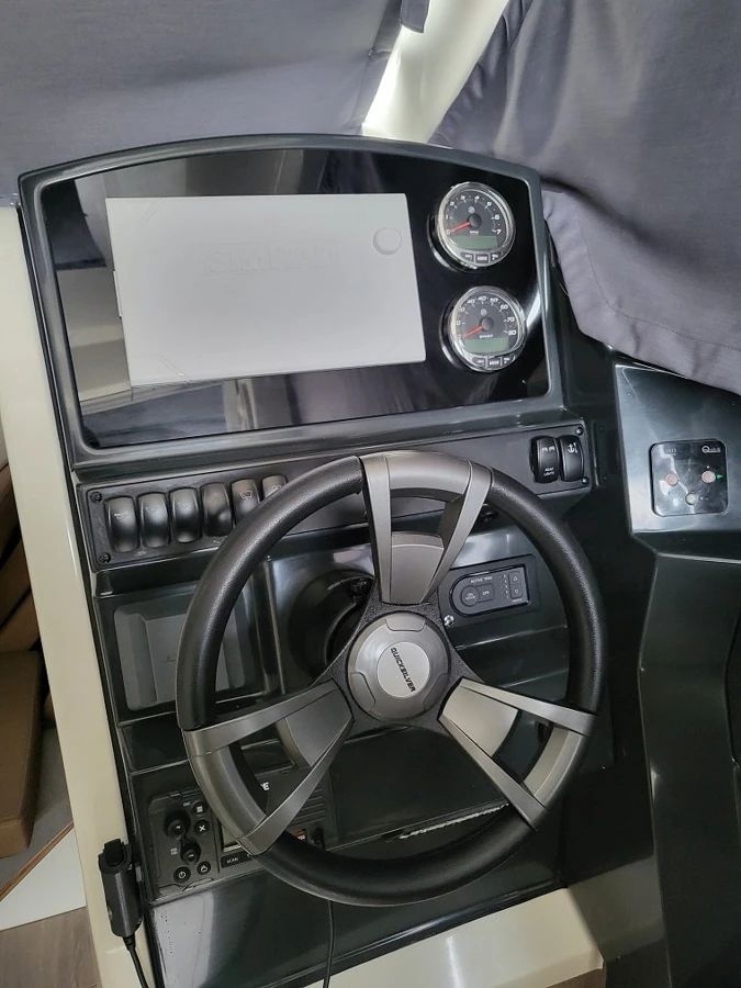 QUICKSILVER ACTIV 675 WEEKEND+ MERCURY F 200 XL — photo 5