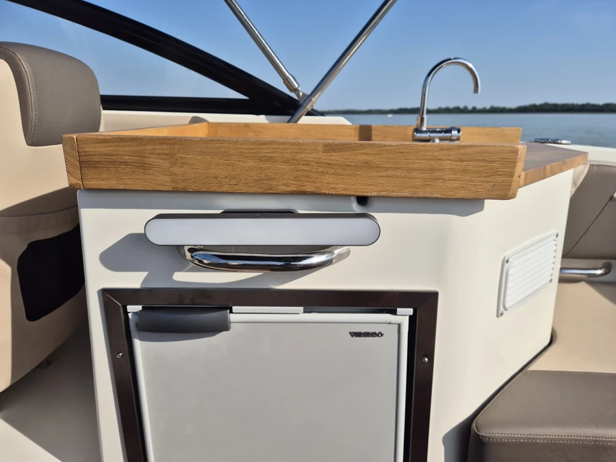Bayliner VR6 Cuddy 2023 + Brenderup 2500 — photo 31