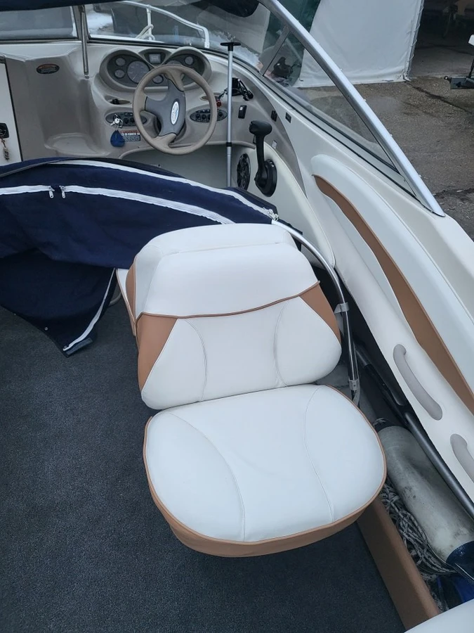 BAYLINER CAPRI 212 — photo 17