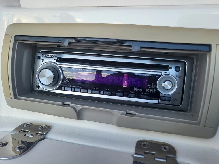 STINGRAY 195 CS — photo 10