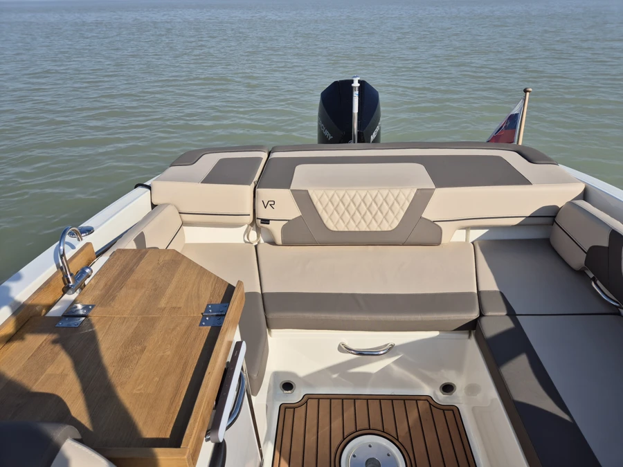 Bayliner VR6 Cuddy 2023 + Brenderup 2500 — photo 17