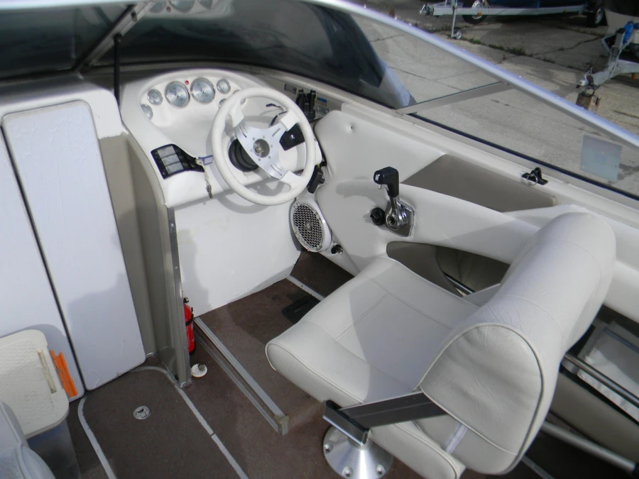 BAYLINER 2052 — photo 10