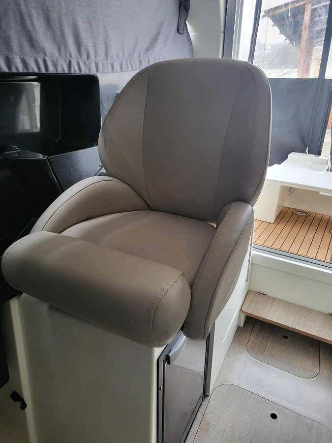 QUICKSILVER ACTIV 675 WEEKEND+ MERCURY F 200 XL — photo 46