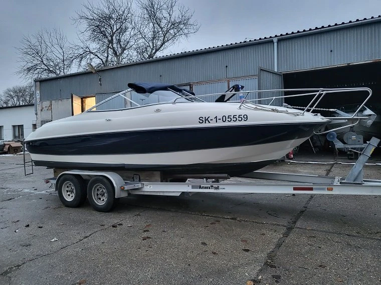 BAYLINER CAPRI 212