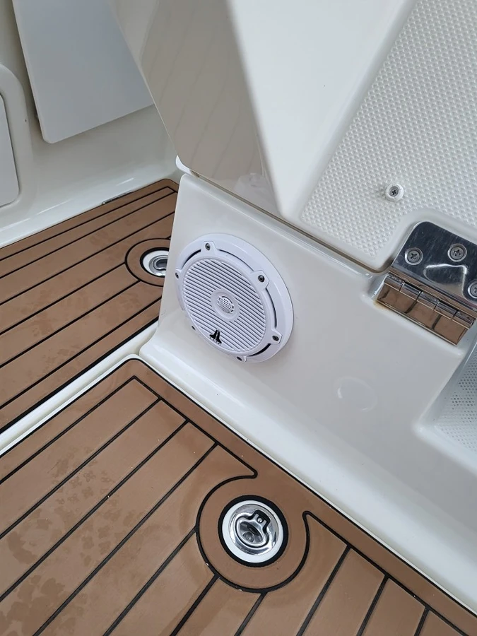 QUICKSILVER ACTIV 675 WEEKEND+ MERCURY F 200 XL — photo 20