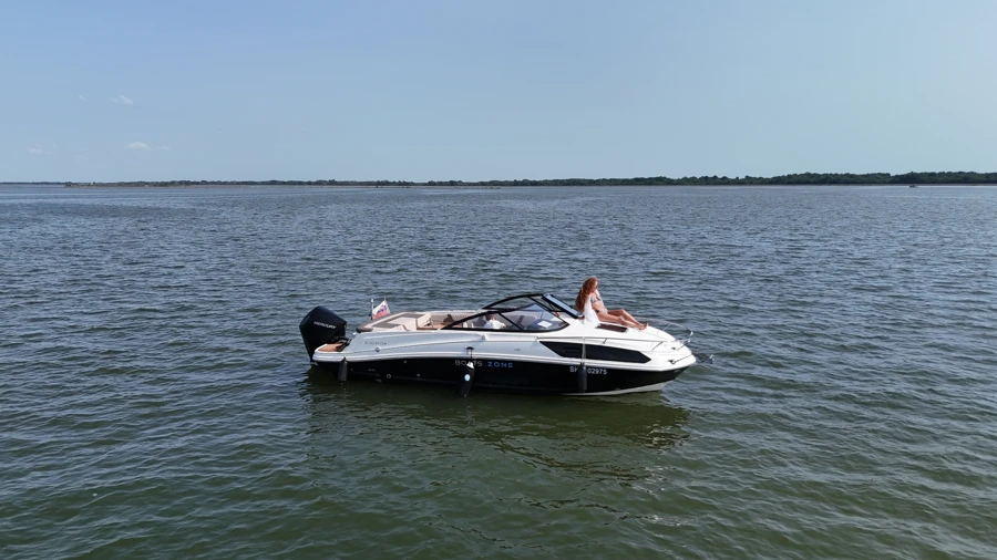 Bayliner VR6 Cuddy 2023 + Brenderup 2500 — photo 2