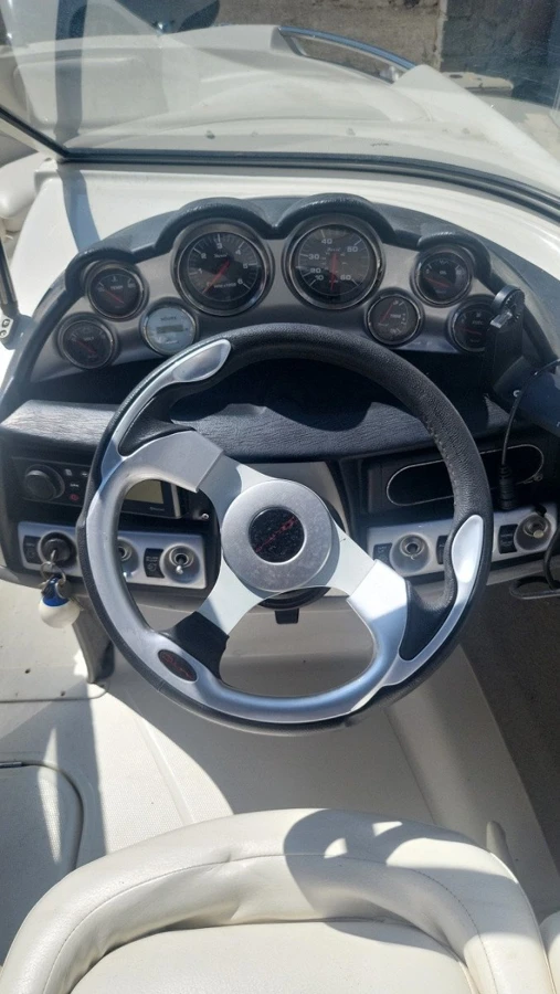 BAYLINER 215 — photo 8