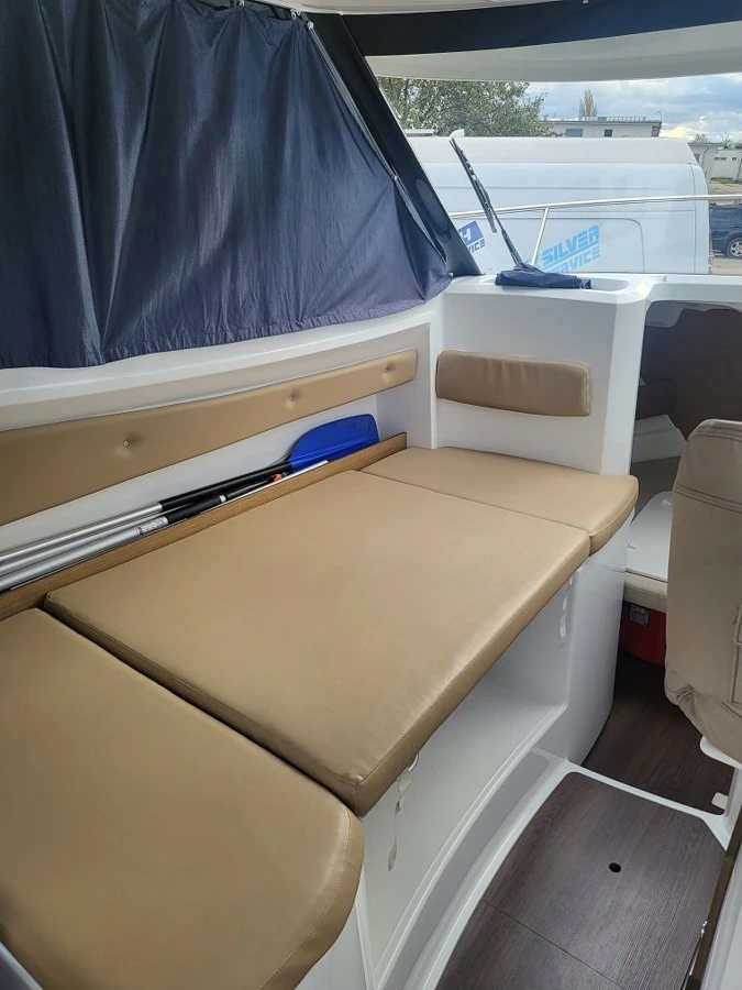 BENETAU ANTARES 6.8 — photo 20