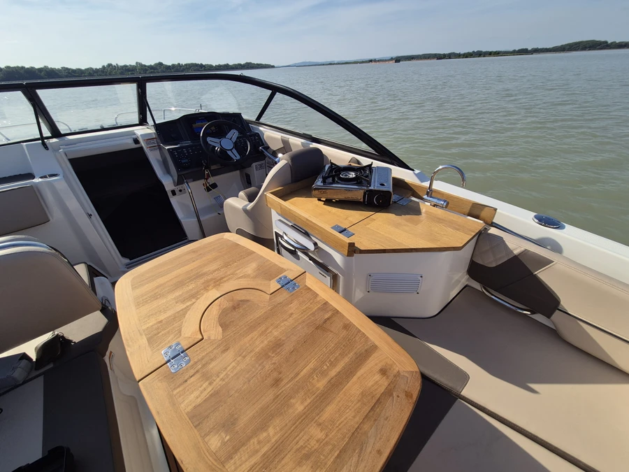 Bayliner VR6 Cuddy 2023 + Brenderup 2500 — photo 21