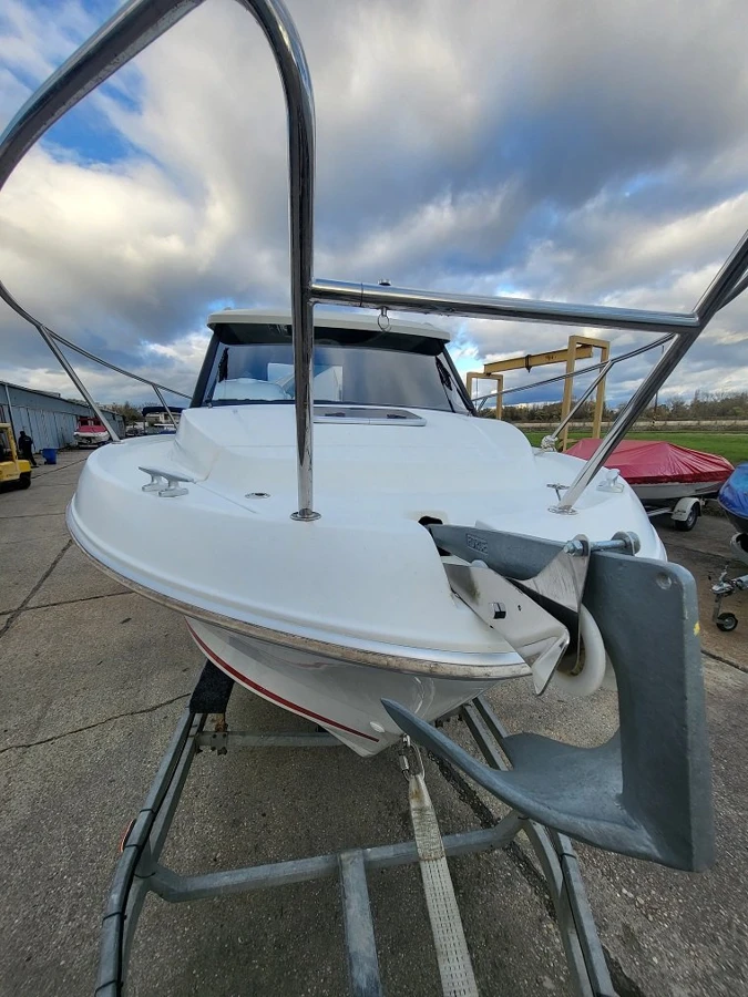 BENETAU ANTARES 6.8 — photo 4