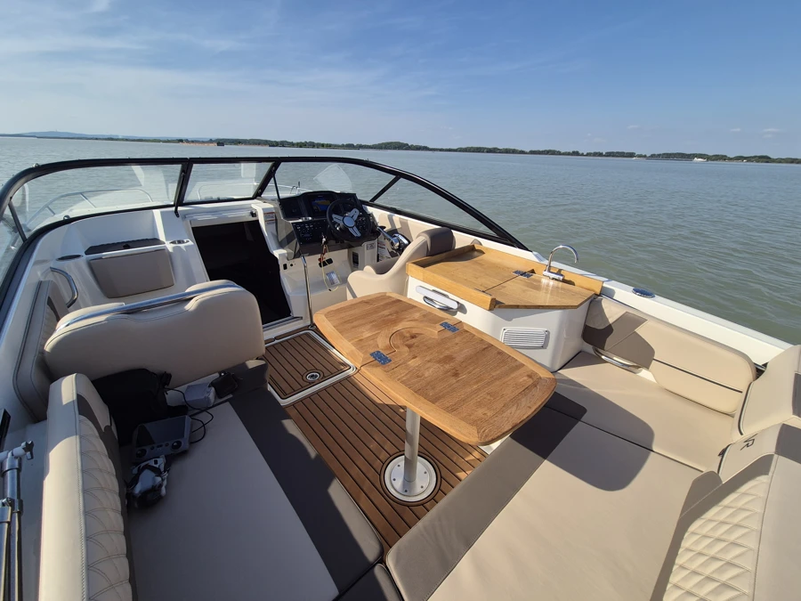 Bayliner VR6 Cuddy 2023 + Brenderup 2500 — photo 20
