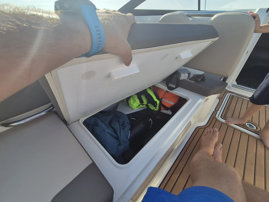 Bayliner VR6 Cuddy 2023 + Brenderup 2500 — photo 19