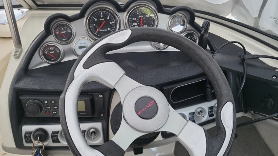 BAYLINER 215 — photo 6