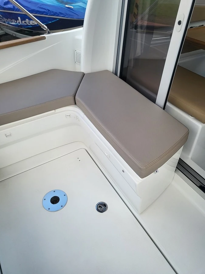 BENETAU ANTARES 6.8 — photo 16