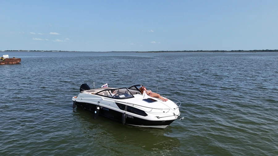 Bayliner VR6 Cuddy 2023 + Brenderup 2500 — photo 4