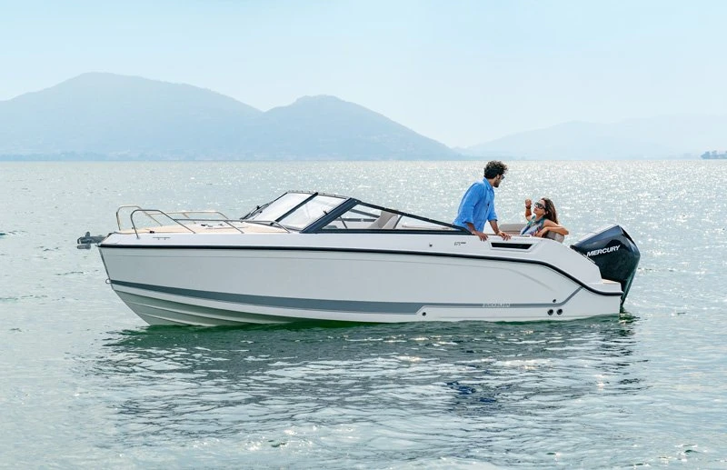Quicksilver 675 CRUISER + MERCURY F 200 XL V6