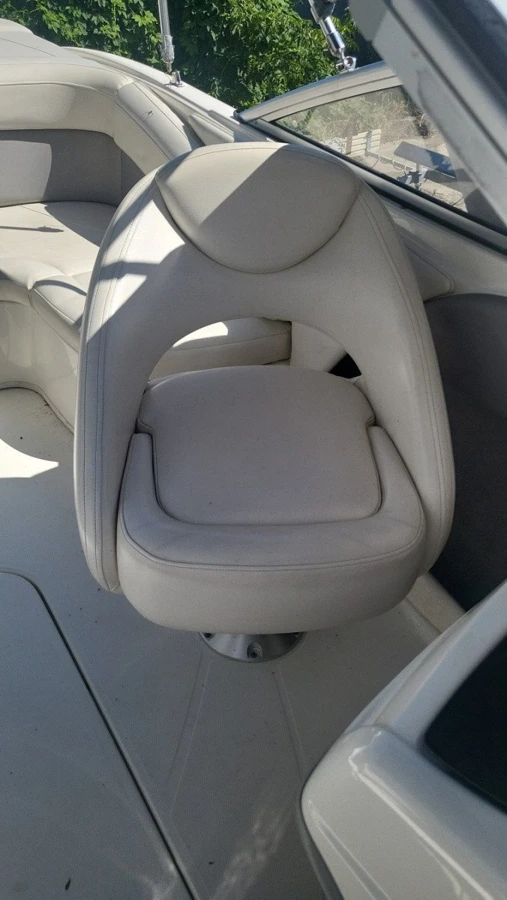 BAYLINER 215 — photo 15