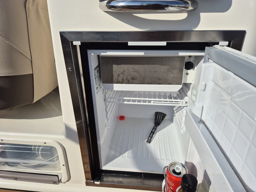 Bayliner VR6 Cuddy 2023 + Brenderup 2500 — photo 15