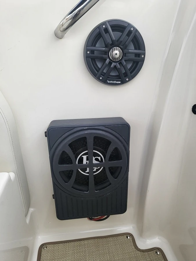 BAYLINER 742 CUDDY — photo 20