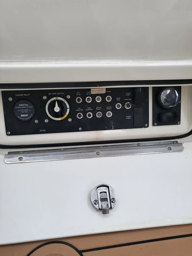 QUICKSILVER ACTIV 675 WEEKEND+ MERCURY F 200 XL — photo 27