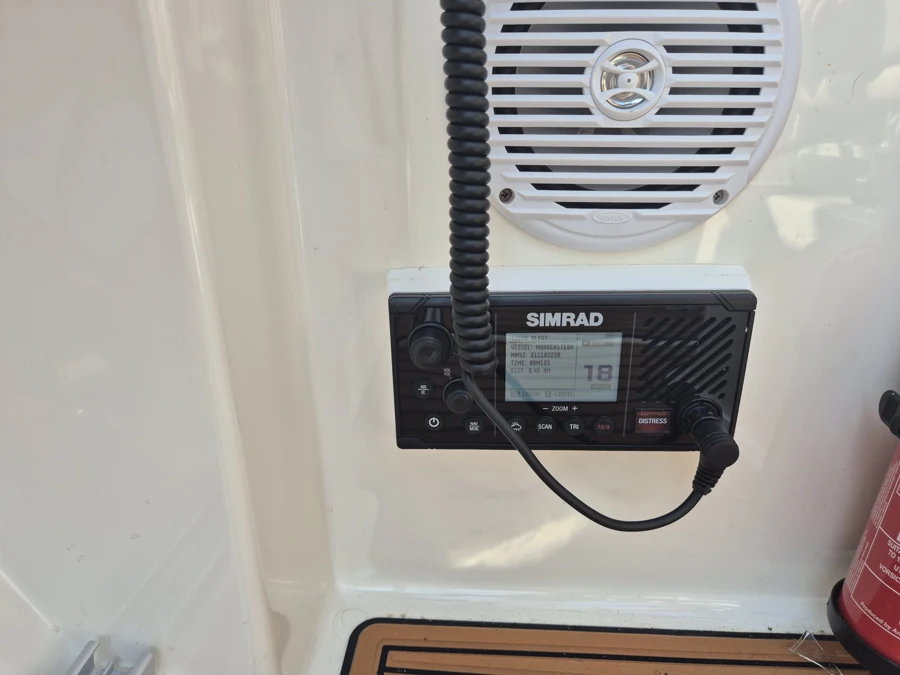 Bayliner VR6 Cuddy 2023 + Brenderup 2500 — photo 29