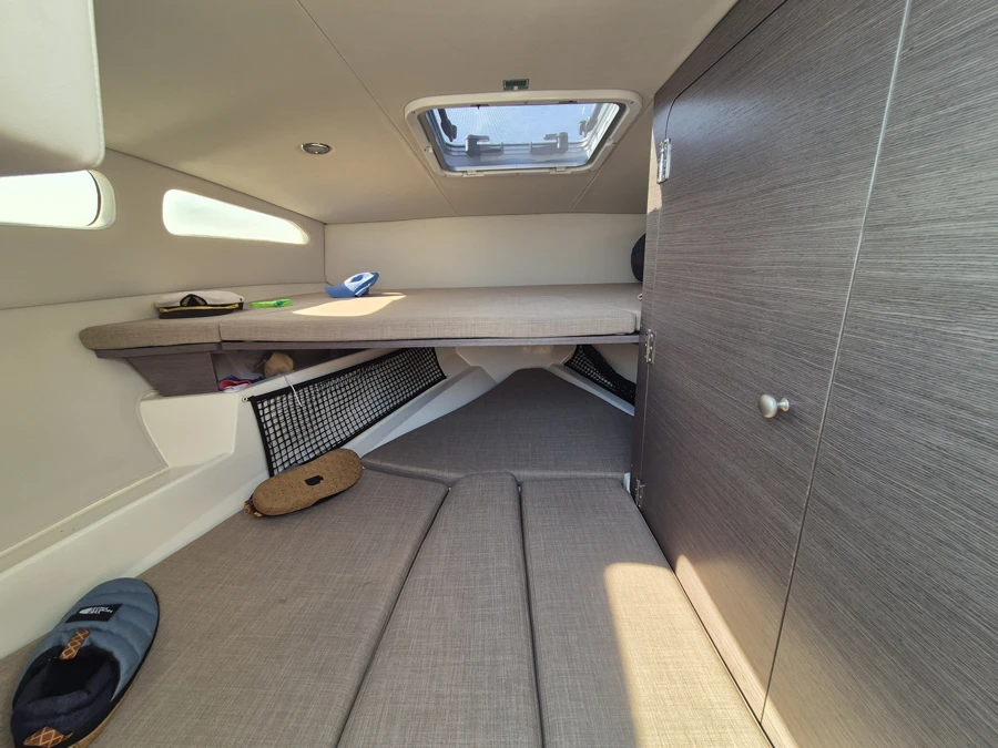 Bayliner VR6 Cuddy 2023 + Brenderup 2500 — photo 24
