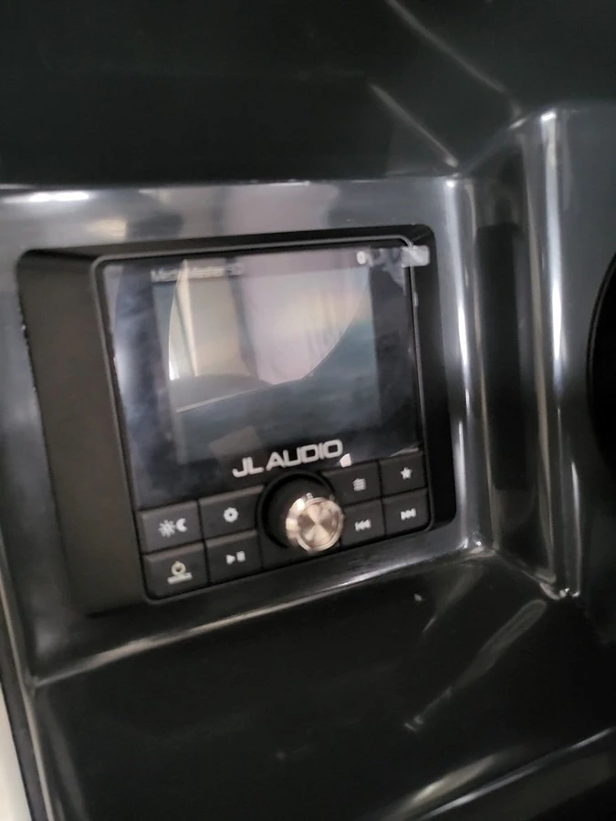 QUICKSILVER ACTIV 675 WEEKEND+ MERCURY F 200 XL — photo 7