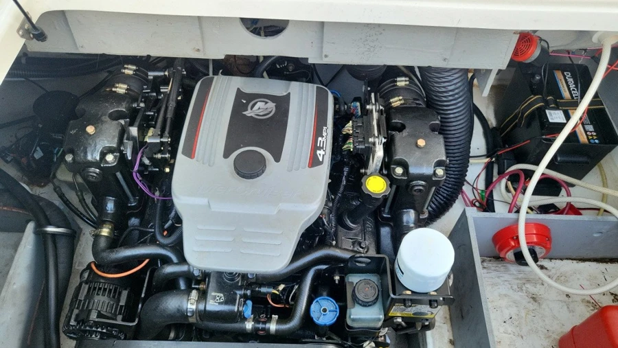 BAYLINER 215 — photo 26