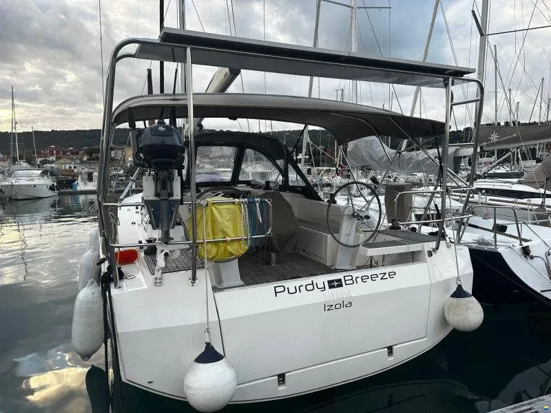 Bavaria C38 — photo 2